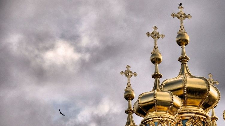 Власти не сумели сломать Украинскую православную церковь подкупом и давлением и решили добить ее на законодательном уровне