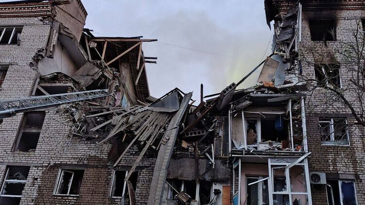 Последствия ночной атаки РФ. Фото: ГСЧС