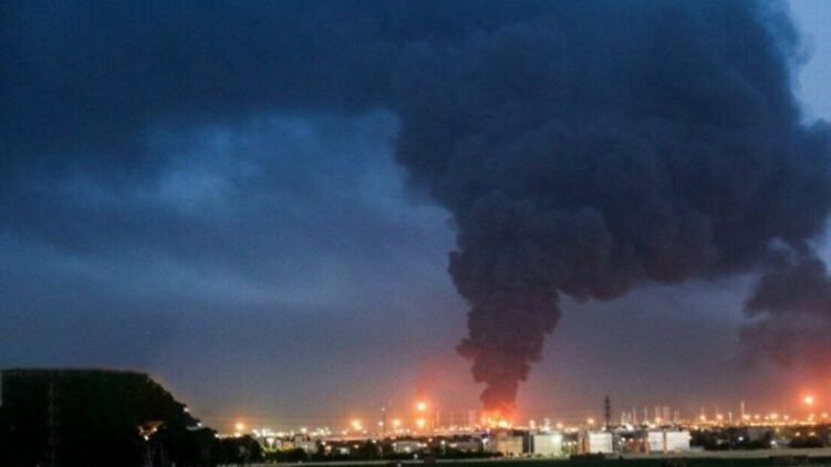 Пожежа на території Ірану після ударів Ізраїлю. Фото: ISNA