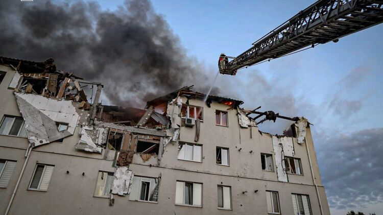 Наслідки обстрілу Харкова. Фото: ДСНС