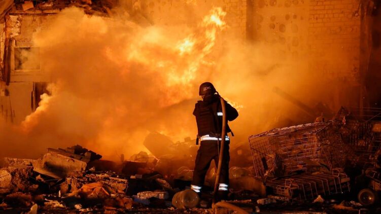 Результат российского удара по Украине. Фото: ГСЧС