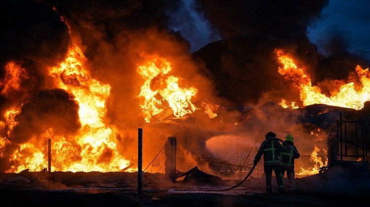 Кадри прильотів нафтогазовими об'єктами під Миргородом