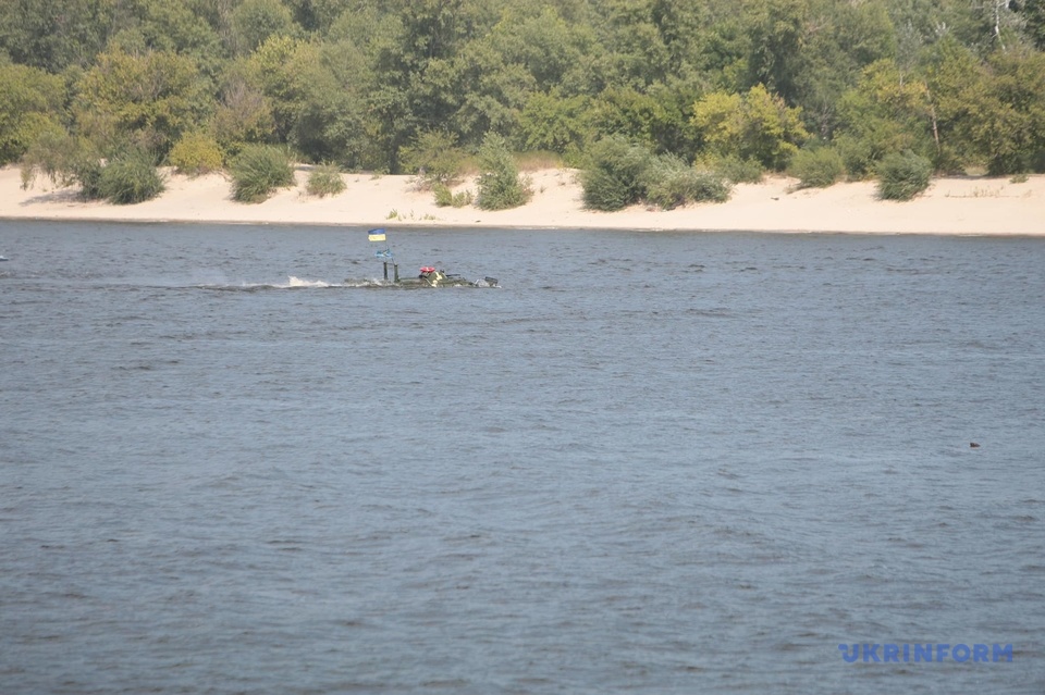 Катера Нацполиции и ВМС приняли участие в параде ко Дню независимости