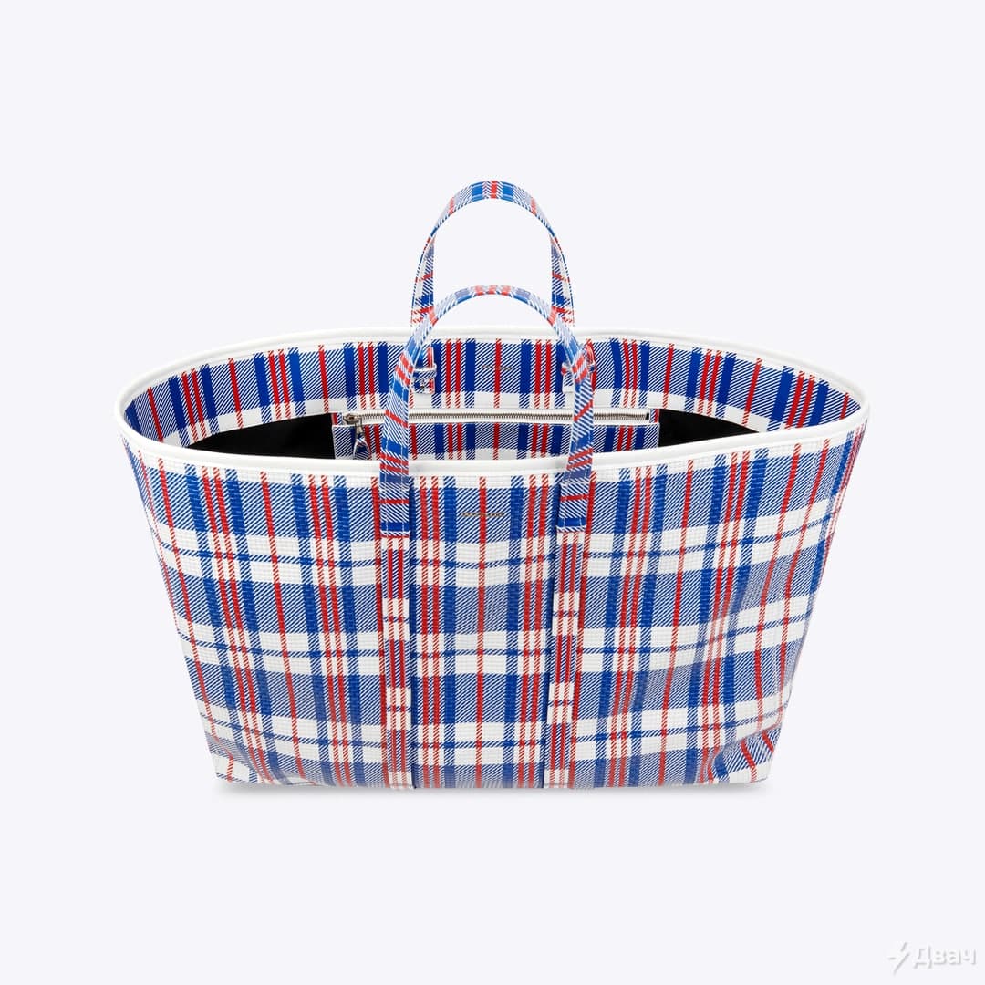 Balenciaga выпустил клетчатую хозяйственную сумку