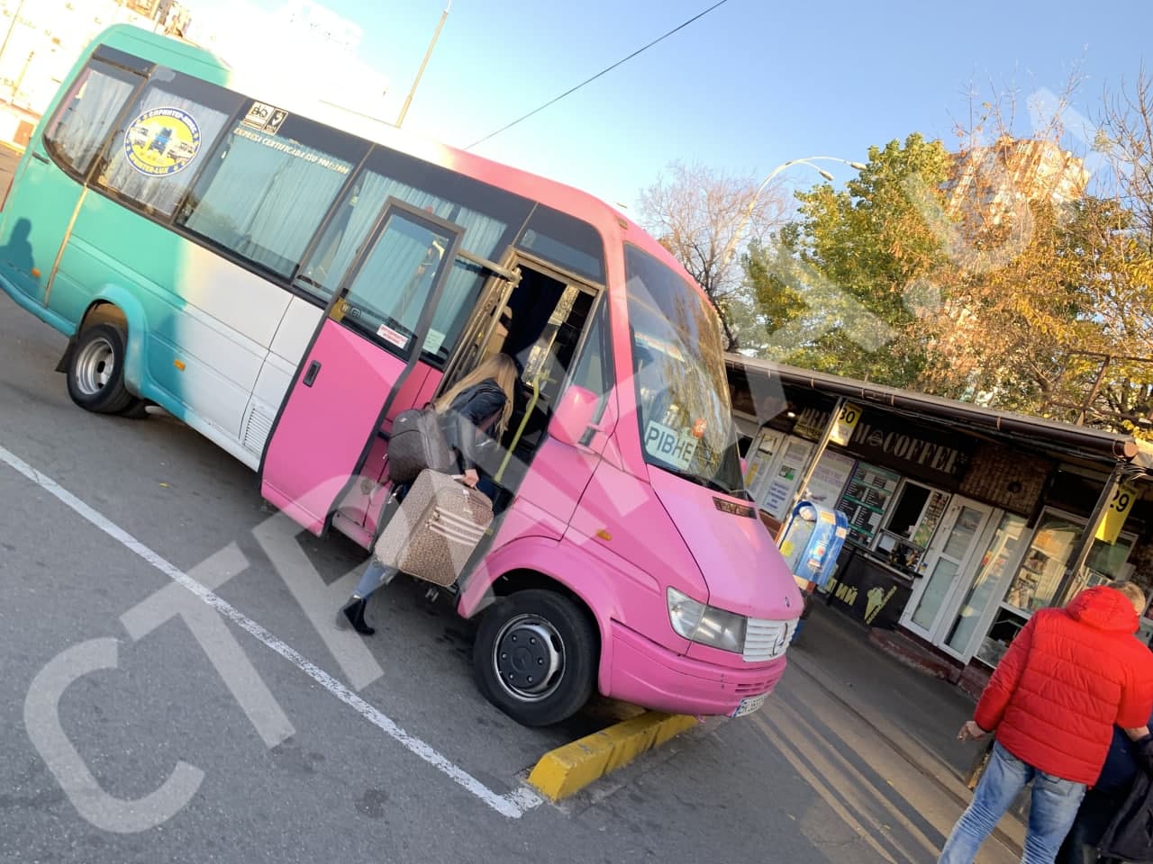 Ка кдля пятницы, в Киеве на автовокзале мало людей