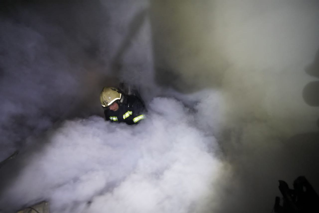 Результаты обстрела Киева. Фото: ГСЧС