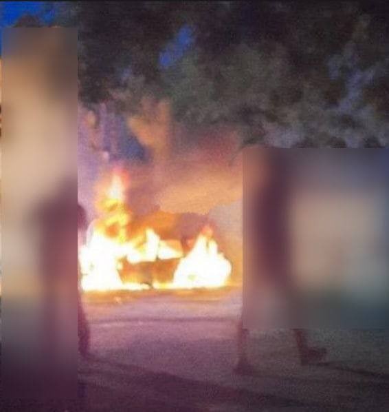 В Днепре после ракетного удара горят авто