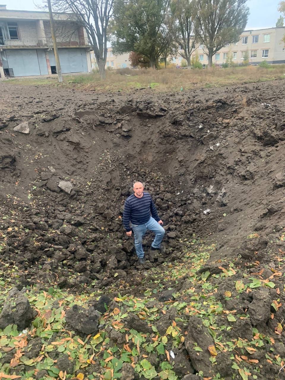 Яма после прилета