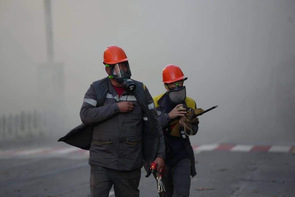 В Киеве 17 октября разбирают завалы дома, который атаковали дроны-камикадзе