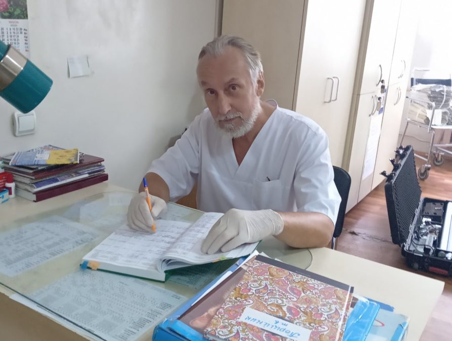 Владимиров в роли врача-инфекциониста в сериале Скажена лікарня