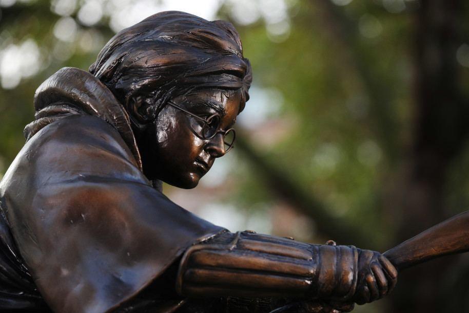 В Лондоне появился памятник Гарри Поттеру. Фото: t.me/pdmnews