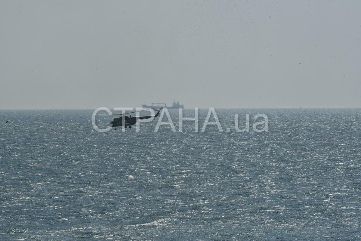 Зеленский взял участие в военно-морском параде в Одессе. Фото: Страна