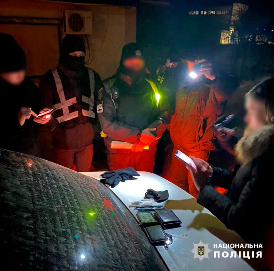 В Хмельницком полицейского поймали на сливе информации. Скриншот https://www.facebook.com/%D0%94%D0%B5%D0%BF%D0%B0%D1%80%D1%82%D0%B0%D0%BC%D0%B5%D0%BD%D1%82-%D0%B2%D0%BD%D1%83%D1%82%D1%80%D1%96%D1%88%D0%BD%D1%8C%D0%BE%D1%97-%D0%B1%D0%B5%D0%B7%D0%BF%D0%B5%D0%BA%D0%B8-%D0%9D%D0%B0%D1%86%D1%96%D0%BE%D0%BD%D0%B0%D0%BB%D1%8C%D0%BD%D0%BE%D1%97-%D0%BF%D0%BE%D0%BB%D1%96%D1%86%D1%96%D1%97-%D0%A3%D0%BA%D1%80%D0%B0%D1%97%D0%BD%D0%B8-959666410789182