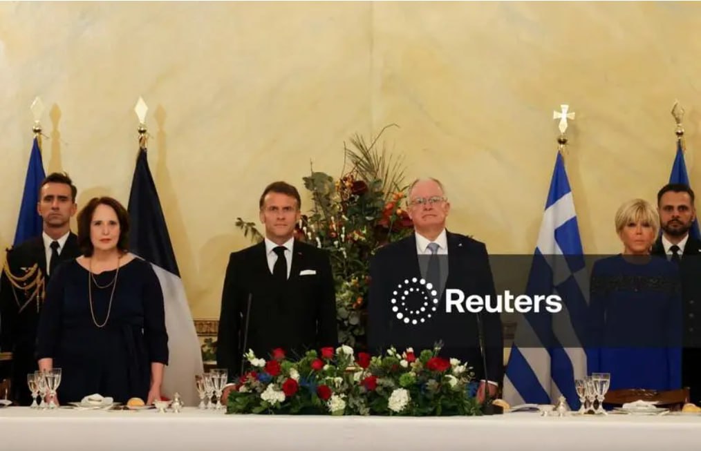 Снимок заголовка на reuters.com &ndash; Макрон пообещал защитить Грецию от турков и призвал Европу объединиться против РФ и США